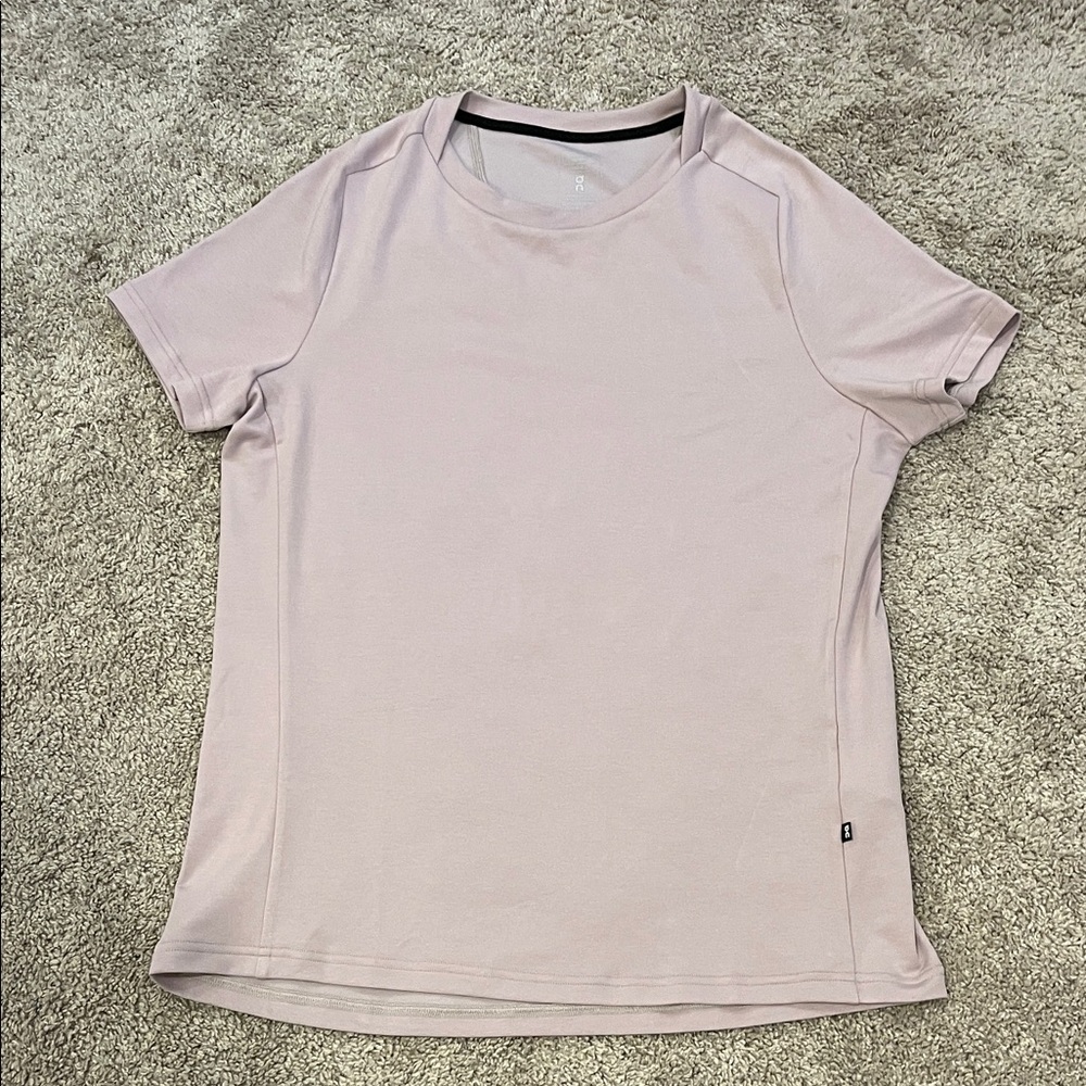On Cloud Focus T Running Women's Soft Pink Short Sleeve Tee